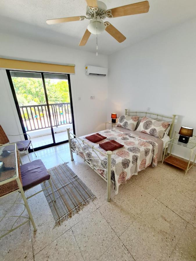 2 Bedroom Townhouse, Close To Paphos Harbour, Use Of Onsite Facilities Екстер'єр фото