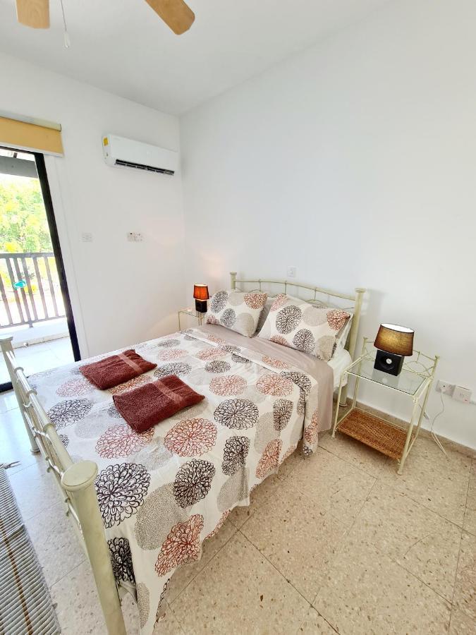 2 Bedroom Townhouse, Close To Paphos Harbour, Use Of Onsite Facilities Екстер'єр фото