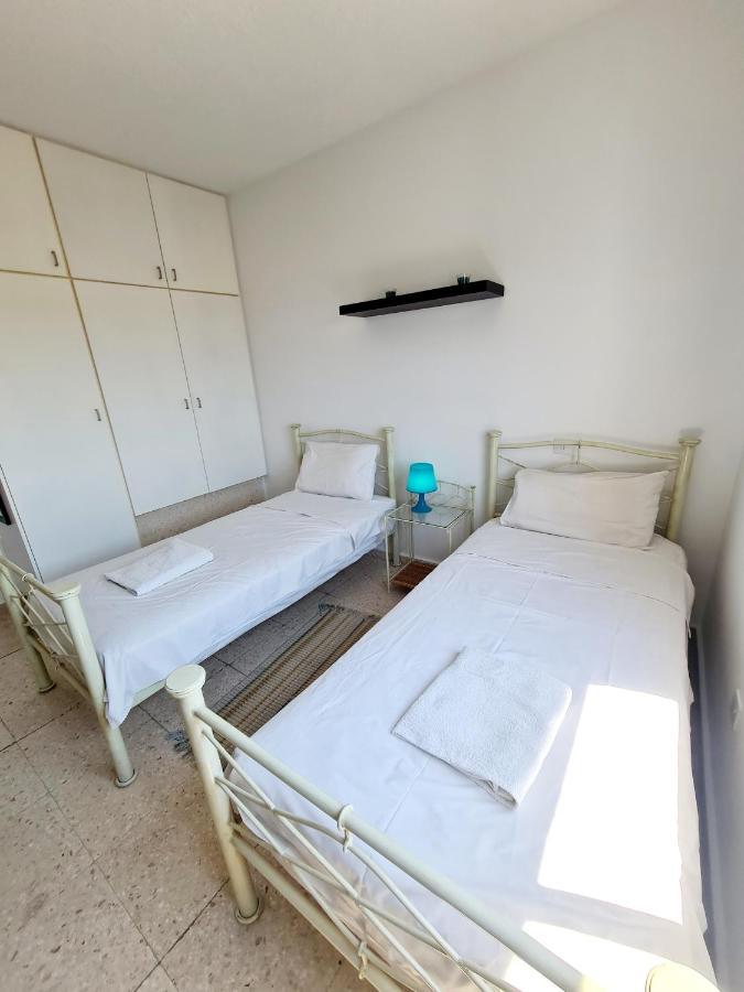 2 Bedroom Townhouse, Close To Paphos Harbour, Use Of Onsite Facilities Екстер'єр фото